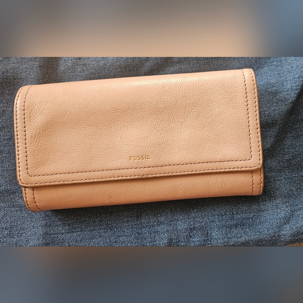 Fossil Tan Leather Trifold Wallet